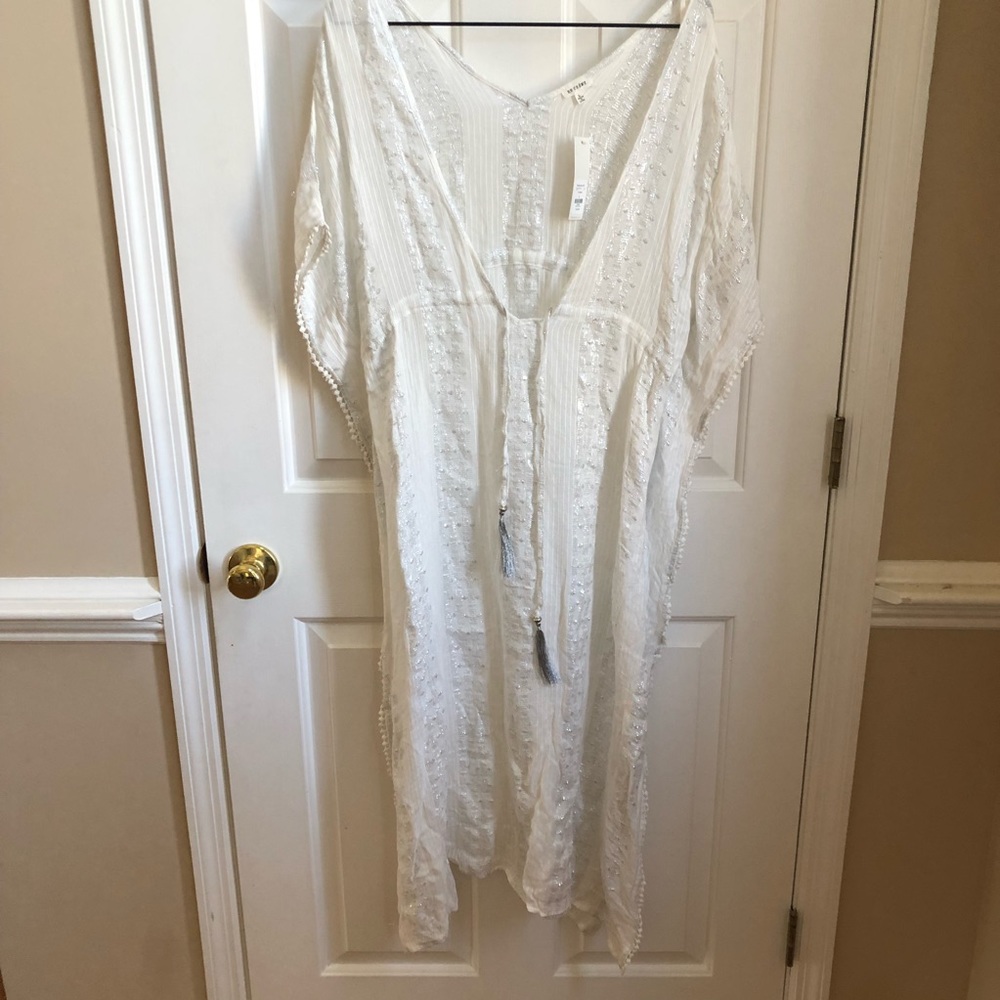 - En Creame bathing suit coverup